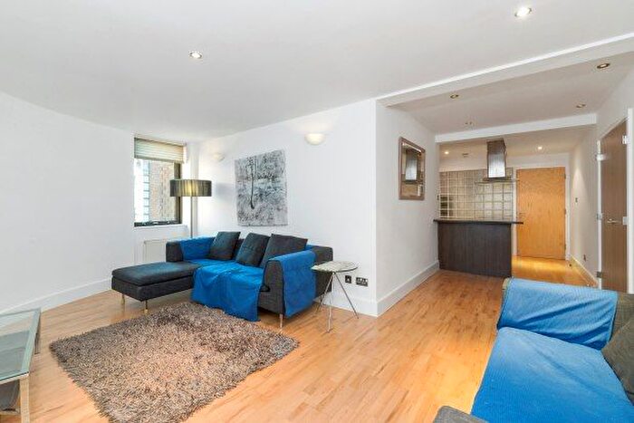 3 Bedroom Flat To Rent In Cromwell Road, Earls Court, SW5