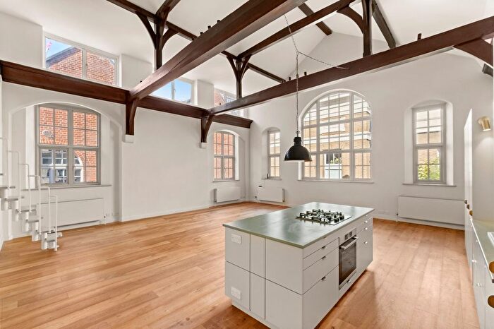 2 Bedroom Flat To Rent In Hoffman Square, Chart Street, N1