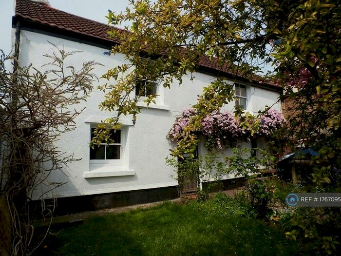 2 Bedroom Detached House To Rent In Trevanion Hill, St Austell, PL25