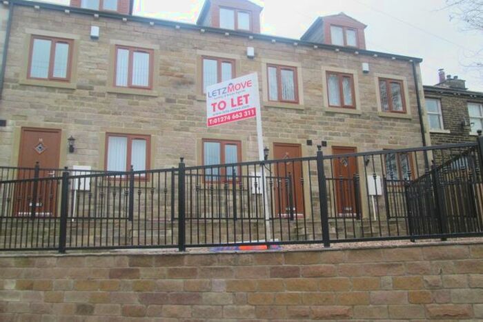 3 Bedroom Property To Rent In Hill Top Lane, Thornton, BD13