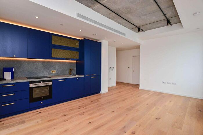 1 Bedroom Flat To Rent In Goodluck Hope Walk, Canning Town, London, E14