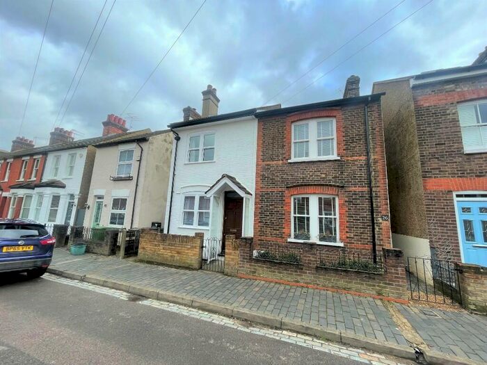 3 Bedroom Semi-Detached House To Rent In Heath Road, St. Albans, Hertfordshire, AL1