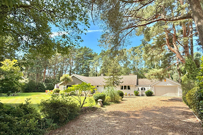 4 Bedroom Bungalow For Sale In Hurn Road, St. Ives, BH24