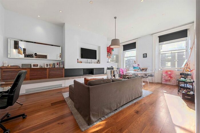 2 Bedroom Flat To Rent In Lancaster Gate, Bayswater, London, W2