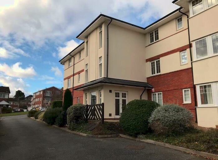2 Bedroom Apartment To Rent In Woking, Surrey, GU22
