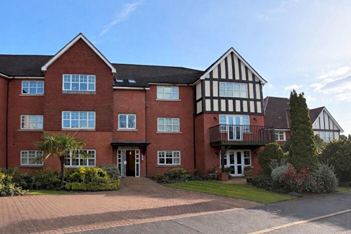 2 Bedroom Flat For Sale In The Gardens, Wylde Green, Sutton Coldfield, B72