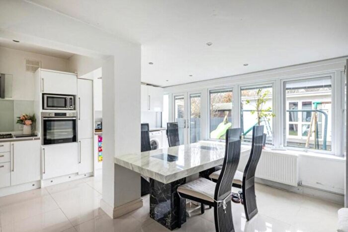 3 Bedroom Semi-Detached House To Rent In Bywood Avenue, Croydon, CR0