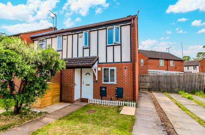 2 Bedroom Property To Rent In Bonniksen Close, Leamington Spa, CV31