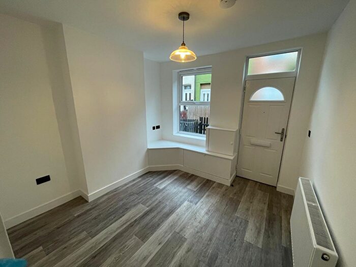 2 Bedroom Terraced House To Rent In Gordan Grove, NG7