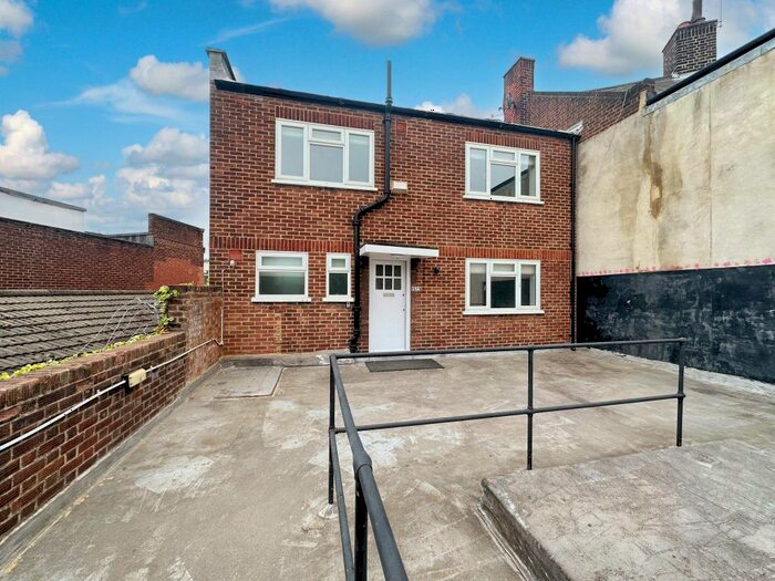 3 Bedroom Flat To Rent In High Street, (), Sidcup, DA14