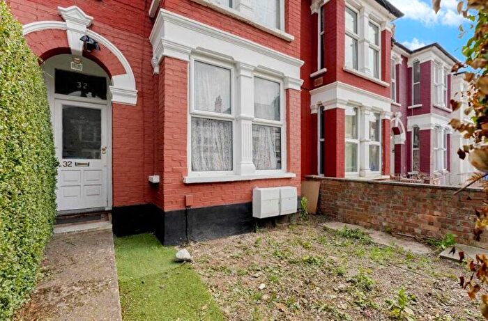 2 Bedroom Apartment For Sale In Mount Pleasant Road, Tottenham, N17