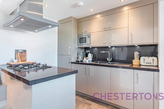 3 Bedroom Flat To Rent In Cygnet House, Woodland Crescent, SE10