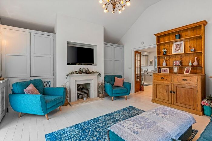 3 Bedroom Bungalow For Sale In Mayes Lane, Sandon, CM2