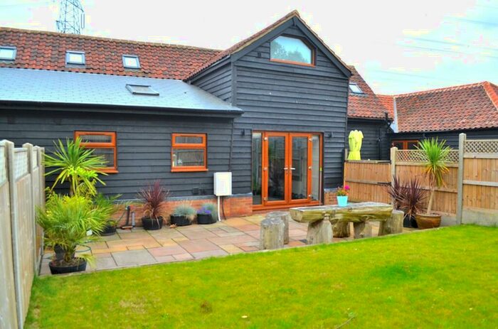 2 Bedroom Barn Conversion To Rent In Sibbards Farm, Debden Green, CB11