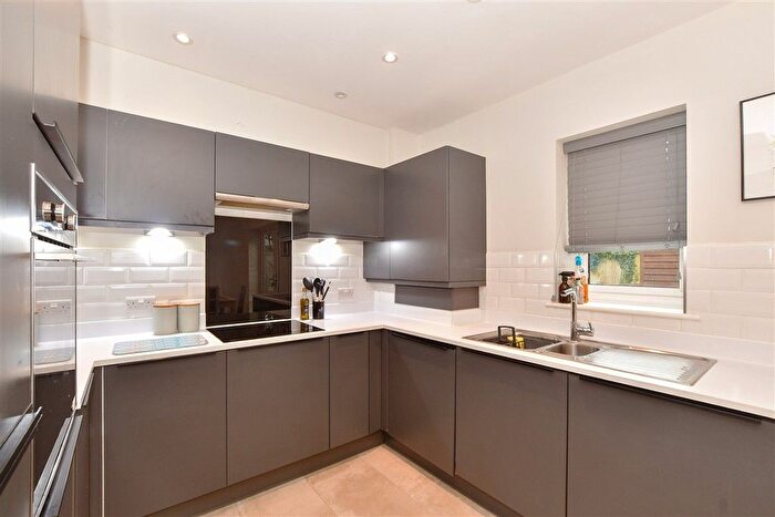 3 Bedroom End Terrace House For Sale In Old School Place, Headcorn, Kent, TN27