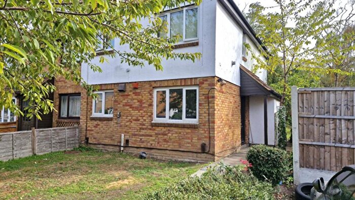 2 Bedroom Ground Maisonette To Rent In Bertrand Way, Thamesmead, London, SE28