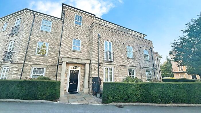 2 Bedroom Flat For Sale In Quarrymans View, Timperley, Altrincham, Greater Manchester, WA15