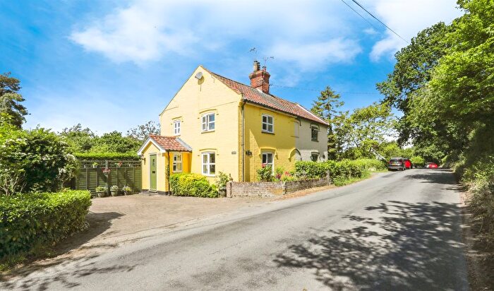 2 Bedroom Semi-detached House For Sale In The Street, Easton, Woodbridge, IP13