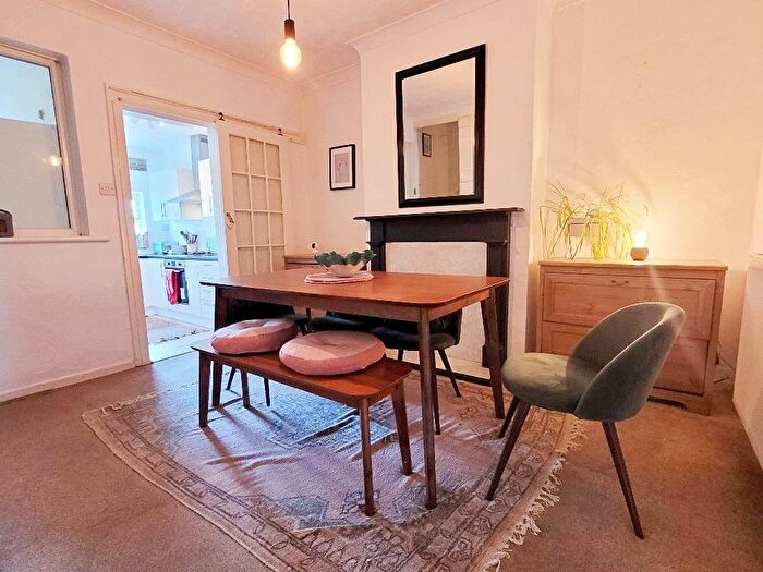 2 Bedroom Semi-Detached House For Sale In Tamworth Road, Amington, Tamworth, B77