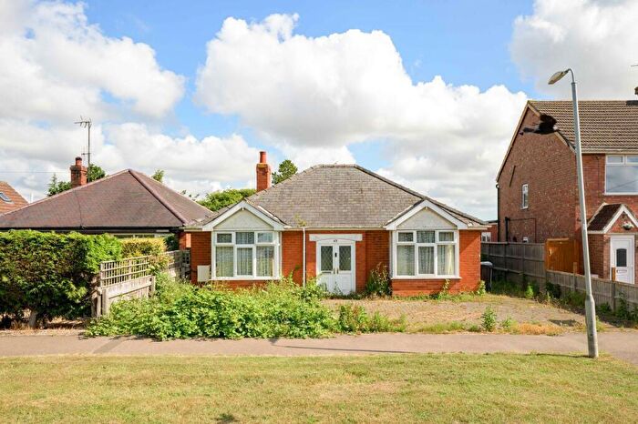 3 Bedroom Bungalow For Sale In Skegness Road, Burgh Le Marsh, Skegness, Lincolnshire, PE24