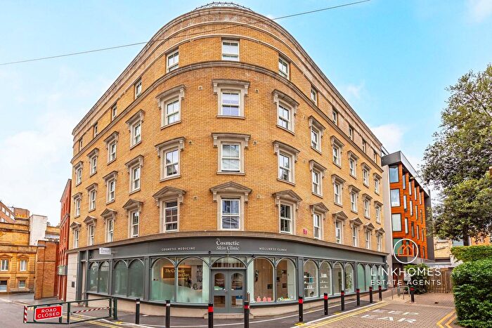 1 Bedroom Flat For Sale In Albert Road, Bournemouth, BH1