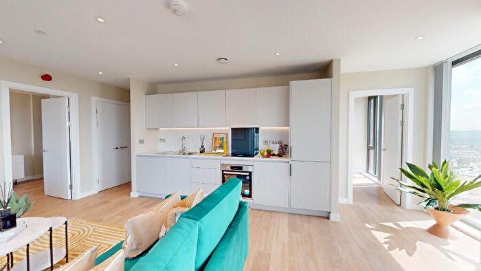 2 Bedroom Apartment To Rent In Bromsgrove Street, Birmingham, B5