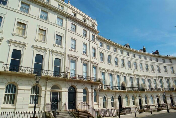 3 Bedroom Flat To Rent In Adelaide Crescent, Hove, BN3