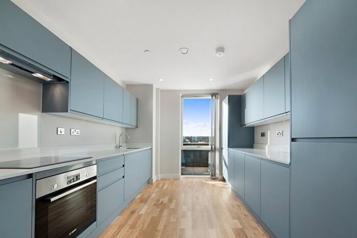 2 Bedroom Flat To Rent In The Oakwood, Colina Road, London, N15