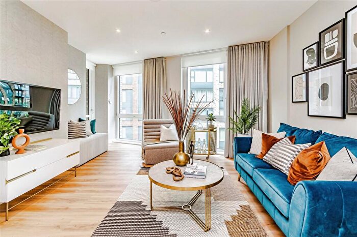 2 Bedroom Flat For Sale In Cherry Orchard Road, Croydon, CR0