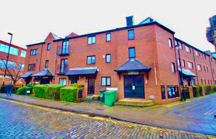 2 Bedroom Flat To Rent In Blackfriars Court, City Center, Newcastle Upon Tyne, NE1