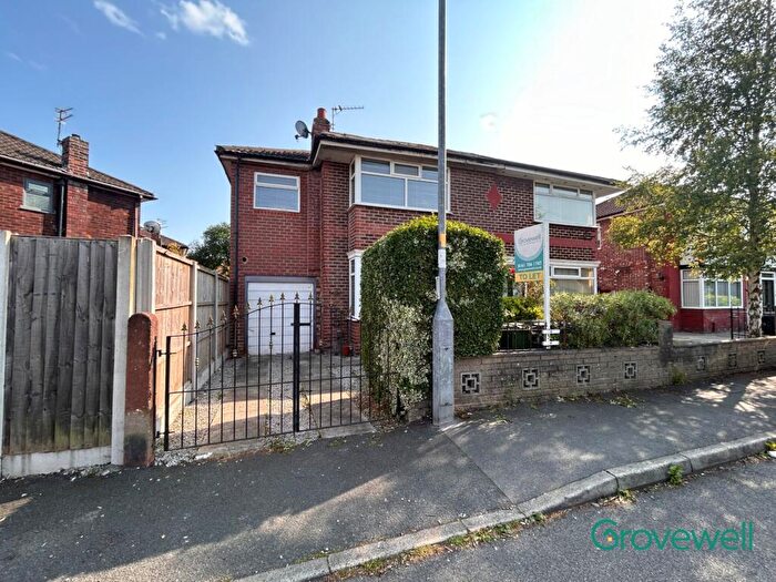 3 Bedroom Semi-Detached House To Rent In Merton Drive, Droylsden, Manchester, M43