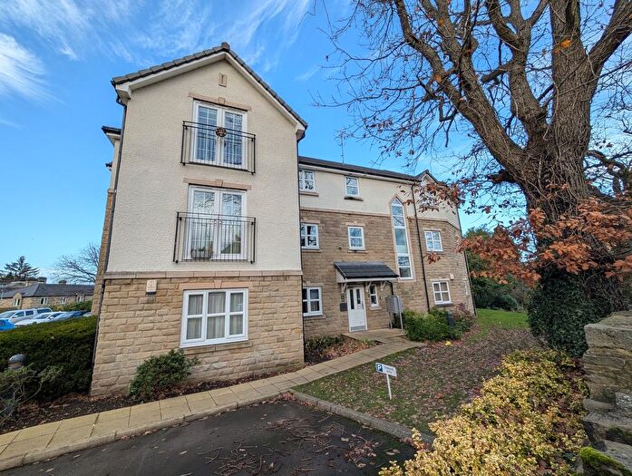 2 Bedroom Flat For Sale In Nab Lane, Shipley, BD18