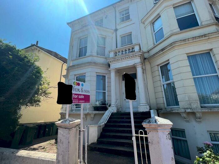 2 Bedroom Flat To Rent In Upperton Gardens, Eastbourne, BN21
