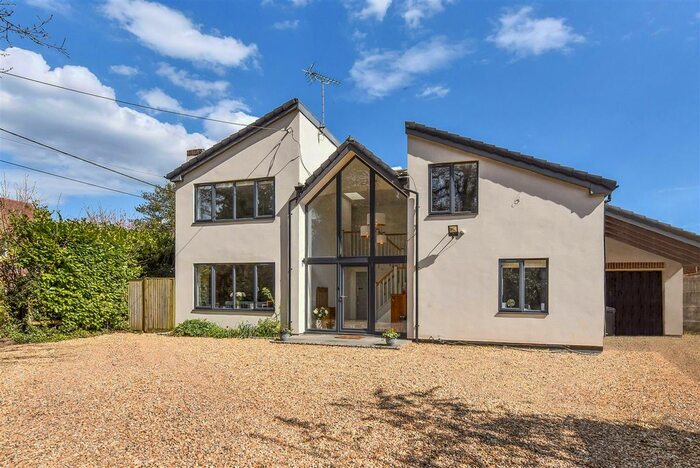 5 Bedroom Detached House For Sale In Passfield Common, Liphook, GU30