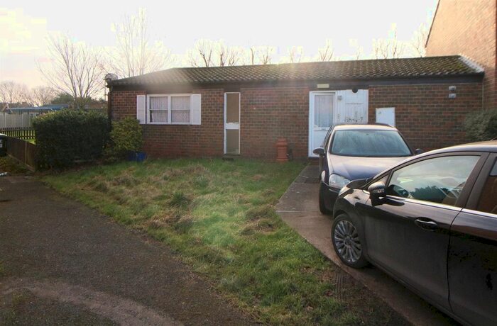 1 Bedroom Semi-Detached Bungalow To Rent In Southweald Drive, Waltham Abbey, EN9