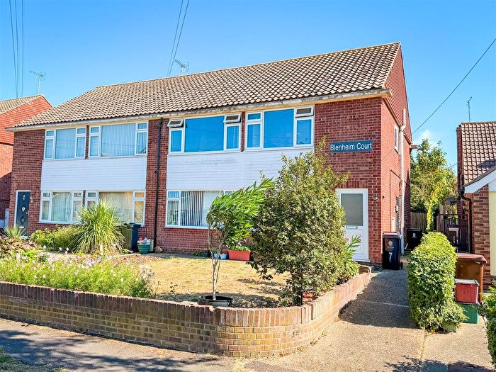 2 Bedroom Maisonette For Sale In Blenheim Road, Clacton-On-Sea, Esssex, CO15
