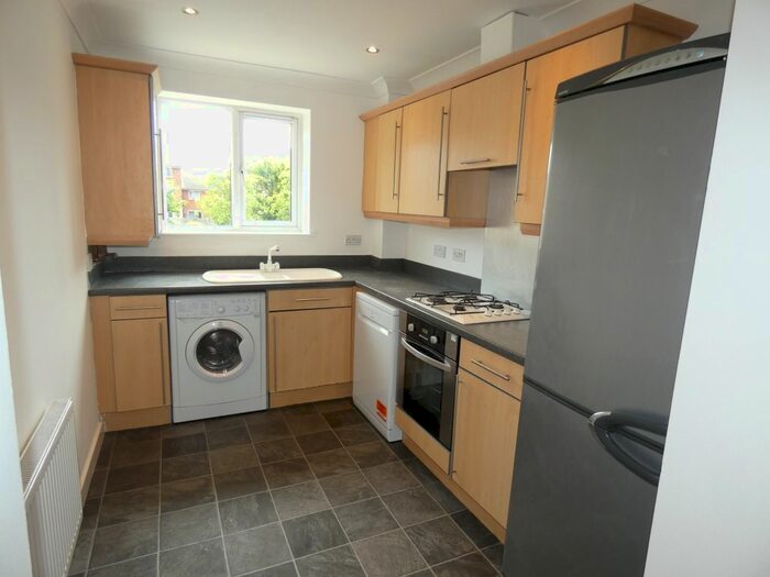 2 Bedroom Flat To Rent In Chillingham Road, Heaton, Newcastle Upon Tyne, NE6