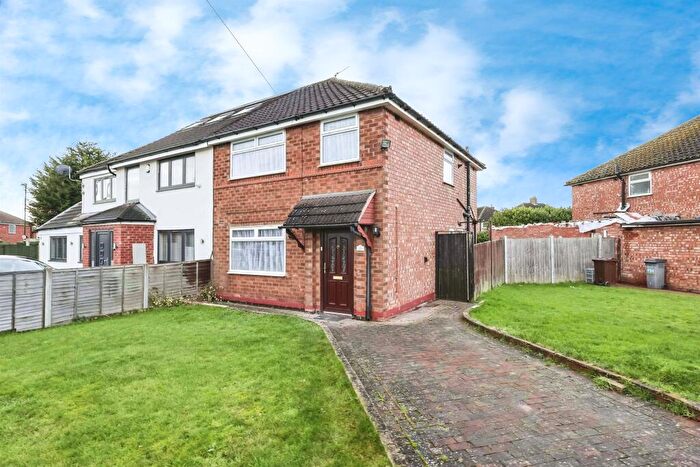 3 Bedroom Semi Detached House For Sale In Wyckham Road, Birmingham, B36