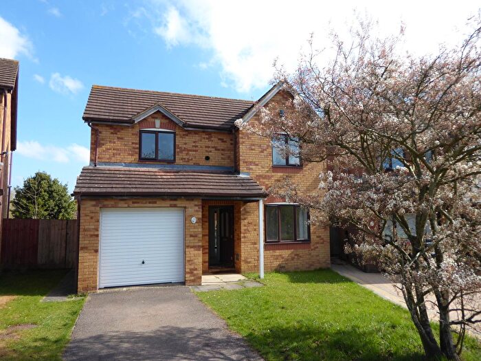 3 Bedroom Detached House To Rent In Orbison Court, Milton Keynes, MK8