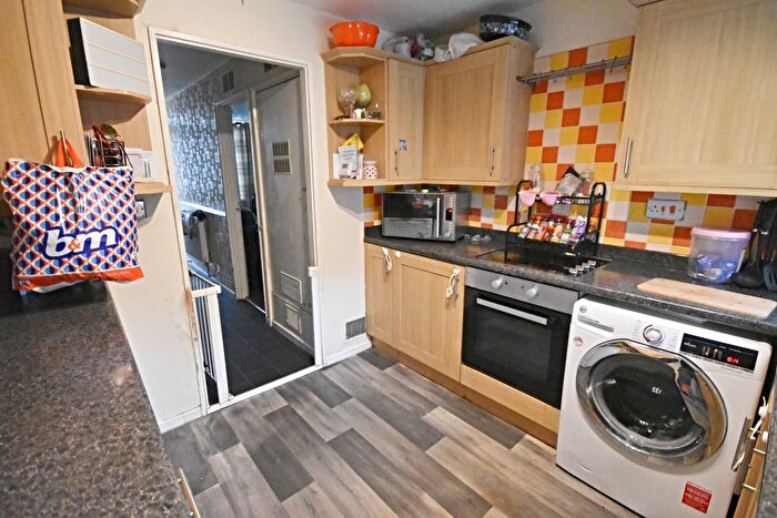3 Bedroom End Of Terrace House For Sale In Deptford Crescent, Bulwell, Nottingham, NG6