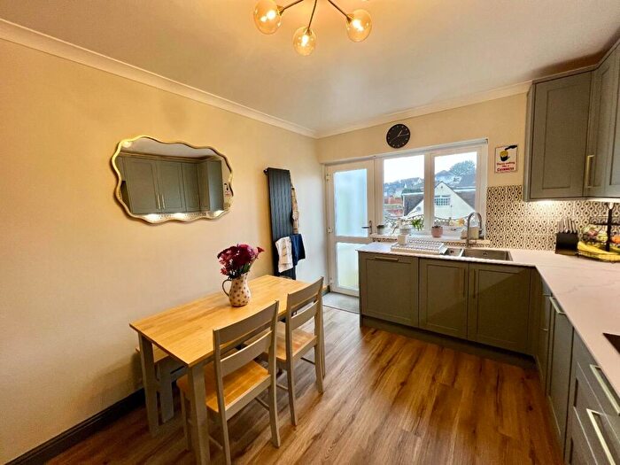 3 Bedroom Semi-Detached House For Sale In Heol-Y-Bardd, Bridgend County Borough, CF31 - Photo 8