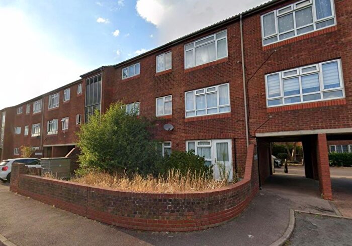 1 Bedroom Flat For Sale In Cavalier Close, Romford, Essex, RM6