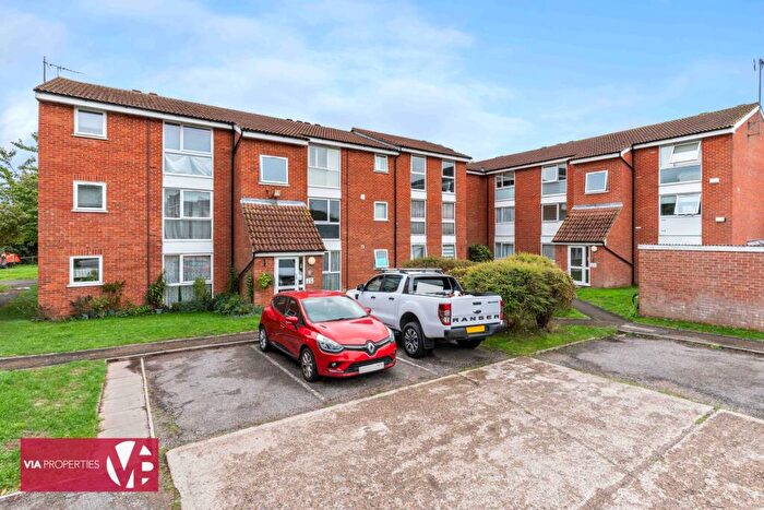 1 Bedroom Flat For Sale In Berners Way, Broxbourne, EN10