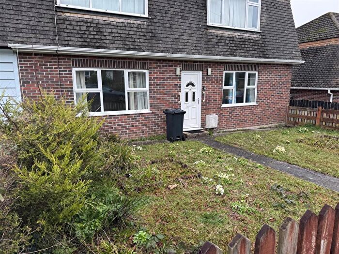 2 Bedroom Flat For Sale In Penarwyn Road, St. Blazey, Par, PL24