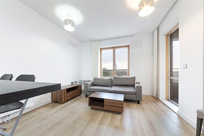 1 Bedroom Flat For Sale In Rathbone Street, Canning Town, E16