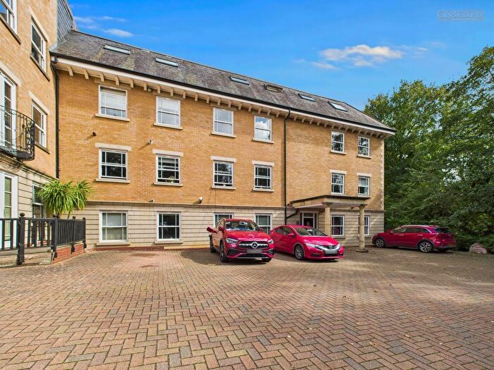2 Bedroom Penthouse For Sale In Thorpe Road, Peterborough, PE3