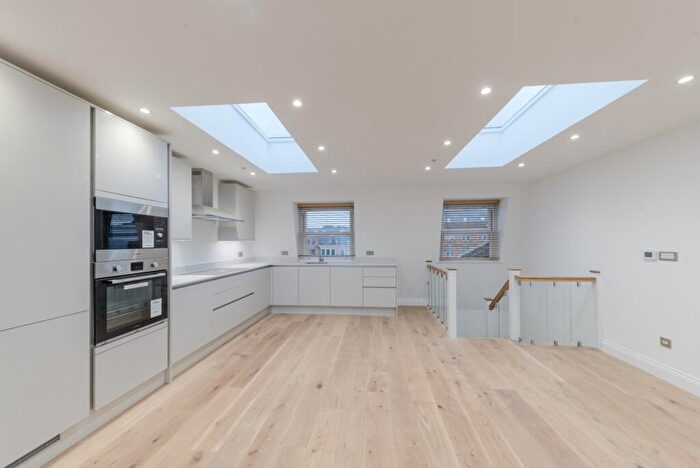 2 Bedroom Flat To Rent In D, Victoria Road, Queens Park, NW6