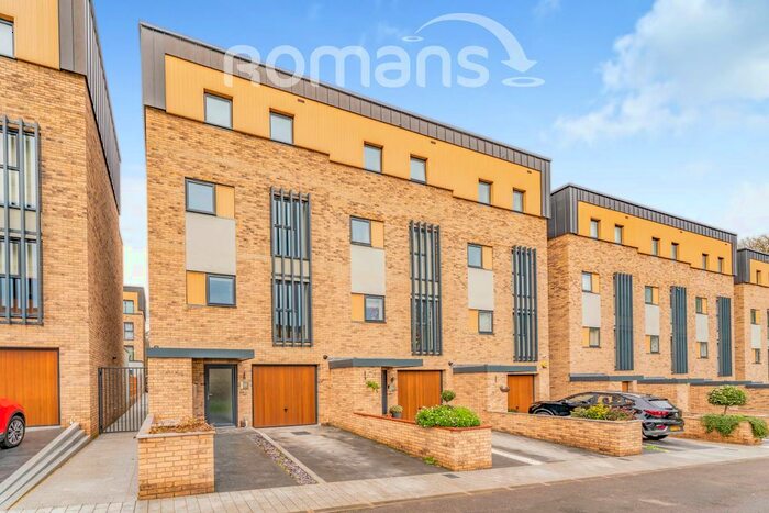 4 Bedroom Town House To Rent In Noel Coward Avenue, Denham, Uxbridge UB9