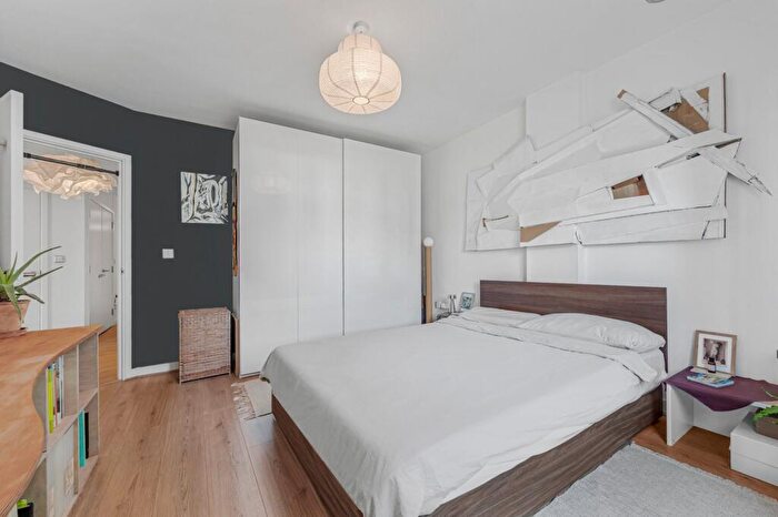 1 Bedroom Flat To Rent In Dreadnought Court, Lower Road, SE8