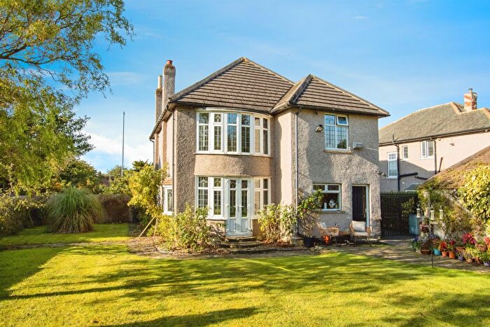 4 Bedroom Detached House For Sale In Ring Road, Seacroft, Leeds, LS14